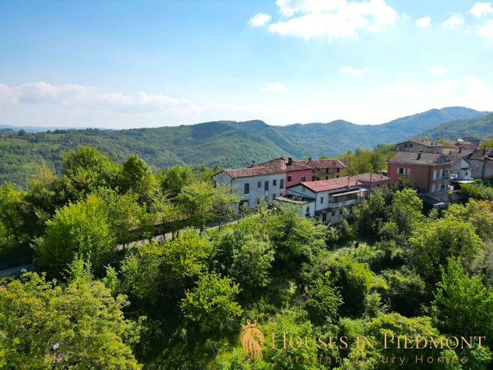 Casa con 6 locali in vendita in Torre Mondovì