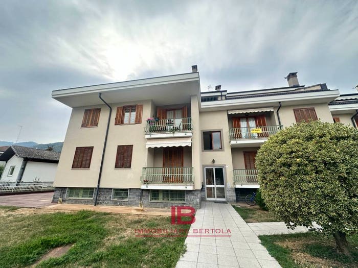 Appartamento quadrilocale in vendita in piazza papa giovanni xxIII, Centro, Dronero