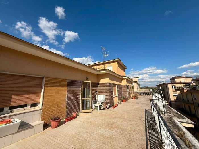 Appartamento quadrilocale in vendita in Via Tommaso Bucciano, Sala Mellusi, Benevento