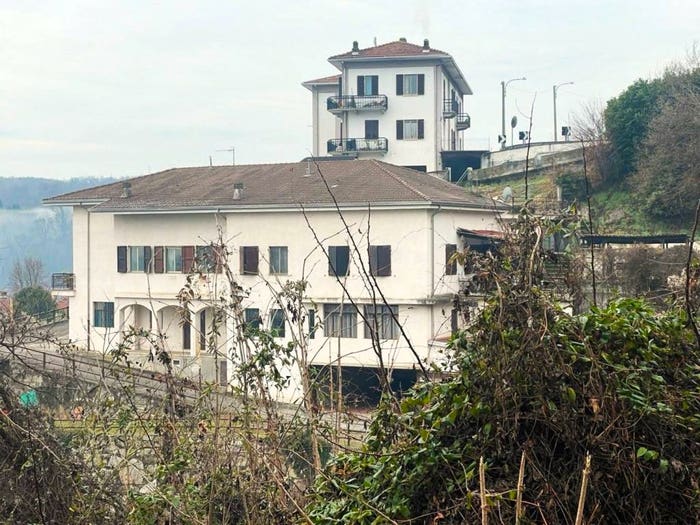 Casa con 6 locali in vendita in via Provinciale, Parella