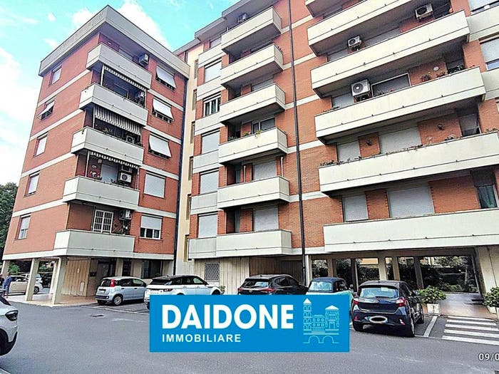 Appartamento con 5 locali in vendita in Viale Ugo Foscolo, Sorgenti, Livorno