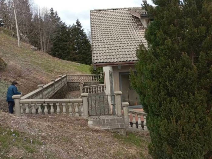Casa con 6 locali in vendita in Strada Provinciale del Passo delle Radici, Frassinoro