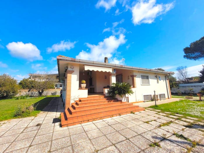 Casa con 6 locali in vendita in Via Passo Porretta, Cioccati Zucchetti, Nettuno