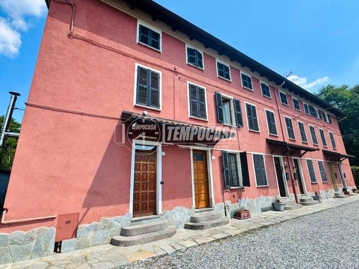 Casa con 6 locali in vendita in Strada Lorazzo Superiore, Andorno Micca