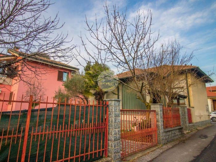 Casa trilocale in vendita in Via Giuseppe Garibaldi, Centro, Garbagnate Milanese