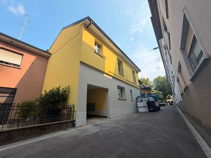 Appartamento trilocale in vendita in Via Febbraio, Semicentro, Cantù