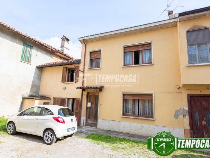Casa trilocale in vendita in Via Giuseppe Garibaldi, Centro, Chignolo Po