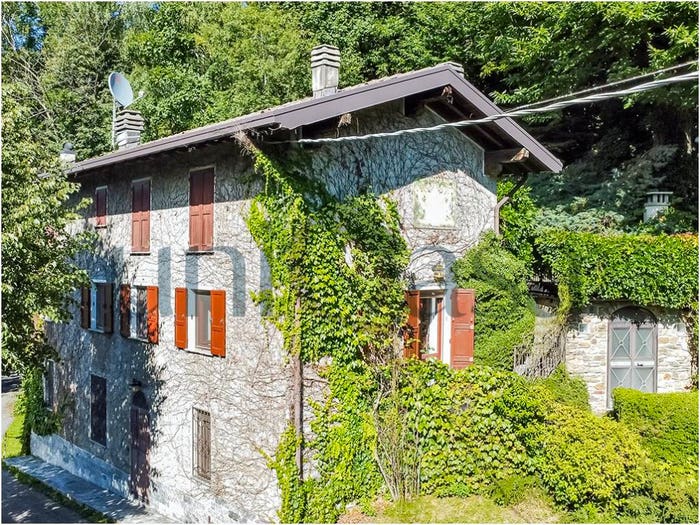 Casa con 5 locali in vendita in Bellano