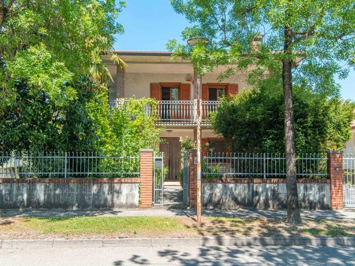 Casa con 6 locali in vendita in Via Caravaggio, Centro, Casarsa della Delizia