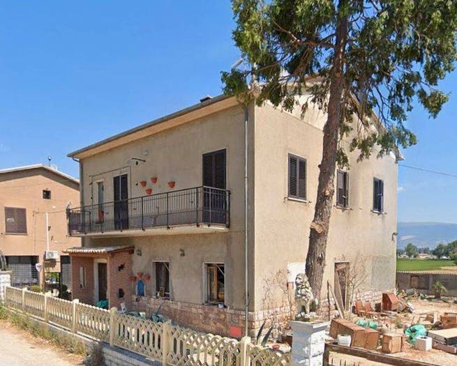 Casa quadrilocale in vendita in Località San Clemente, Montefalco