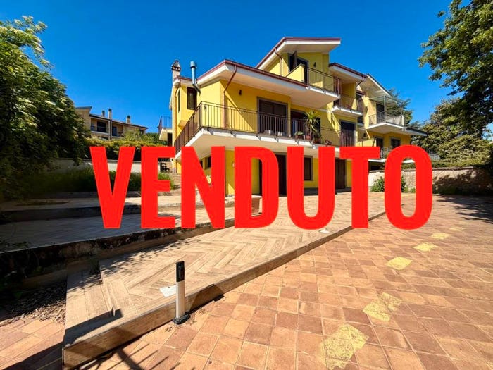 Casa quadrilocale in vendita in Via dei Laghi, Prato della Corte, Marino