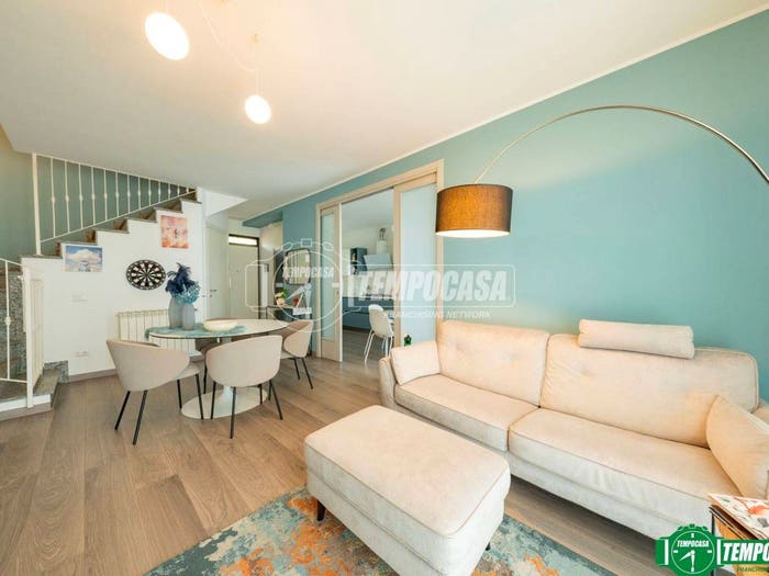 Casa quadrilocale in vendita in Via Borgoagnello E, Paruzzaro