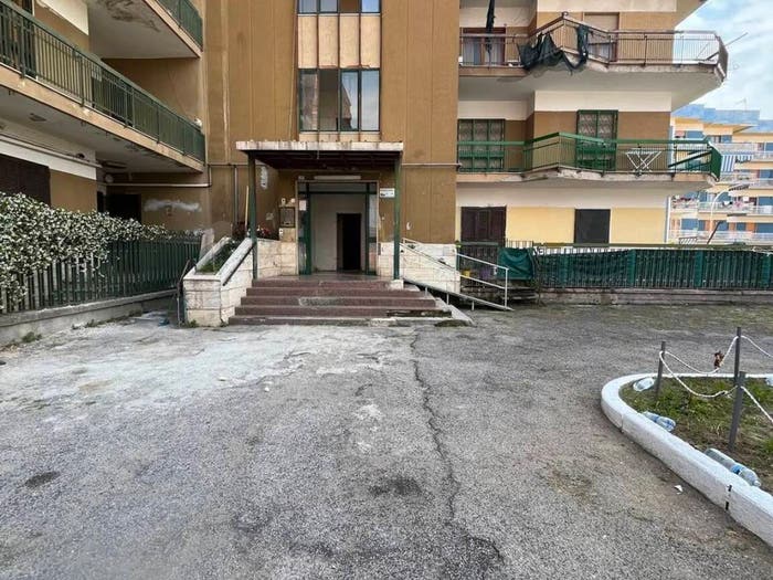 Appartamento trilocale in vendita in Viale Regina Margherita SNC, Mondragone
