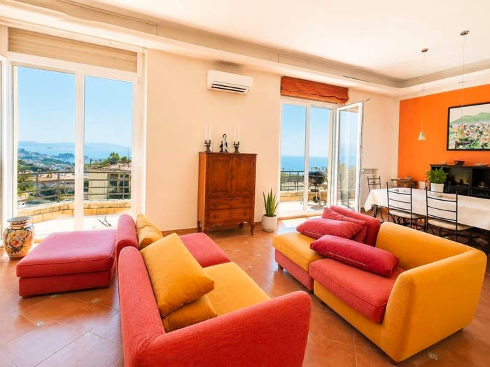 Appartamento quadrilocale in vendita in Via Aniello Falcone, Vomero, Napoli