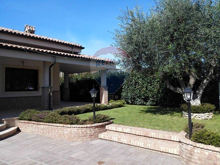 Casa quadrilocale in vendita in Via Aurora, Rinascimento, Anzio