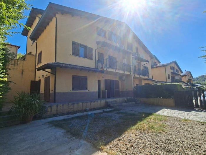 Casa quadrilocale in vendita in Via Due Forni, San Pietro in Guarano