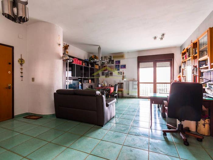 Appartamento con 6 locali in vendita in Via Padre Angelico da Sarno, Macchia Gialla Ordona Sud, Foggia