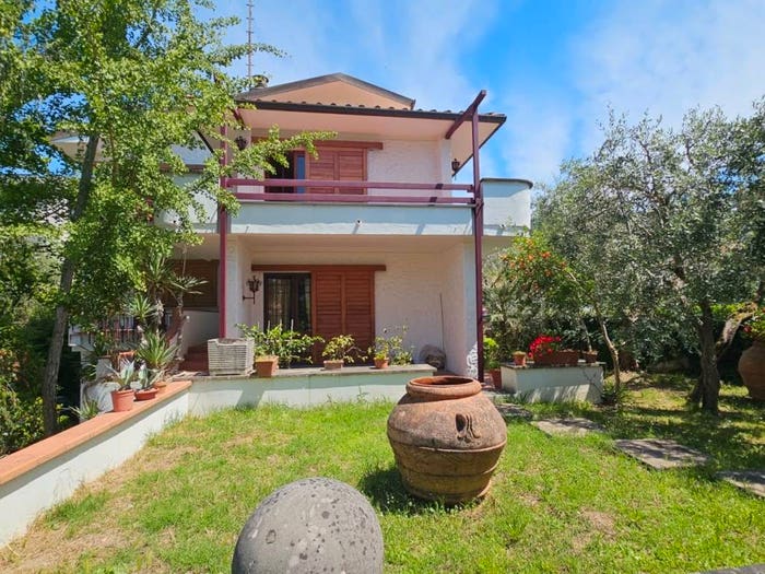 Casa con 6 locali in vendita in Via Eugenio Barsanti, MontecatiniTerme