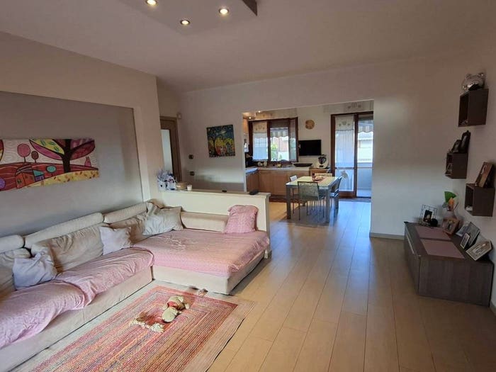 Appartamento con 5 locali in vendita in Via Il Vione, Centro, Collesalvetti