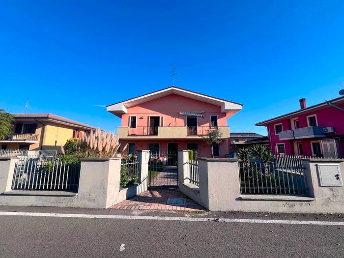 Appartamento quadrilocale in vendita in Via Don Giulio Fresco, Centro, Palù