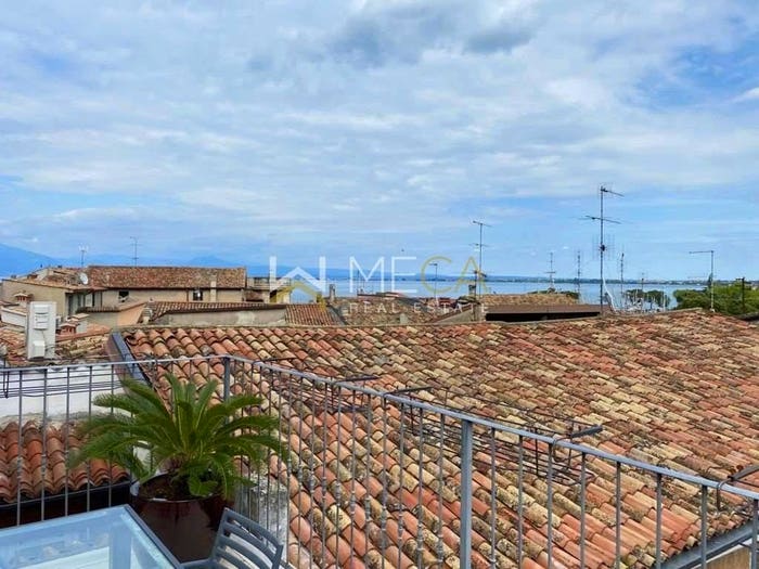 Casa quadrilocale in vendita in Piazza Malvezzi, Centro Storico, Desenzano del Garda