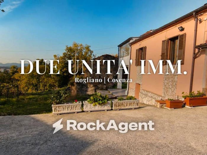Casa con 6 locali in vendita in Via Palmente, Rogliano