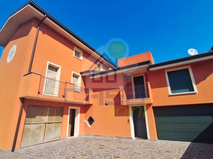 Casa con 6 locali in vendita in Centro, Pontevico