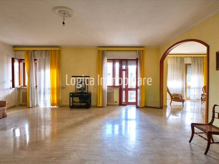 Appartamento con 6 locali in vendita in Via Nazario Sauro, Mazzini, Lecce