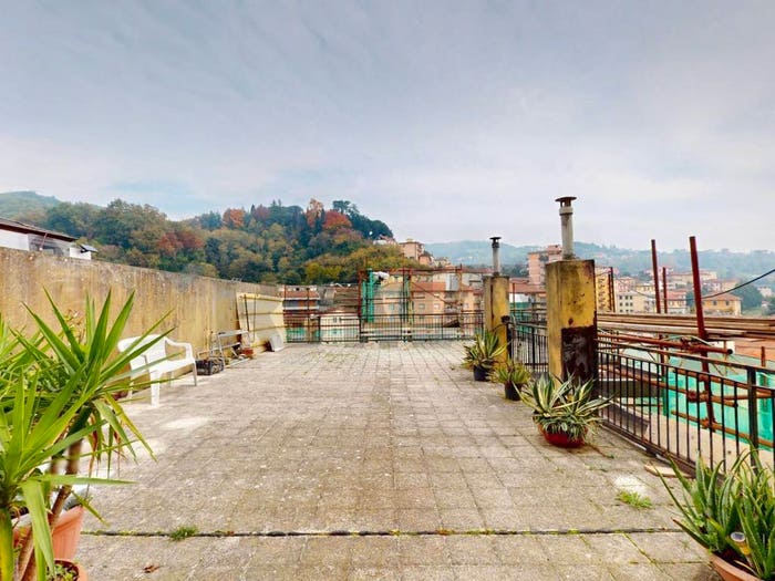 Appartamento trilocale in vendita in Via Martiri della Libertà, Centro, Campomorone
