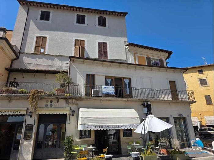 Appartamento con 6 locali in vendita in Centro, Narni