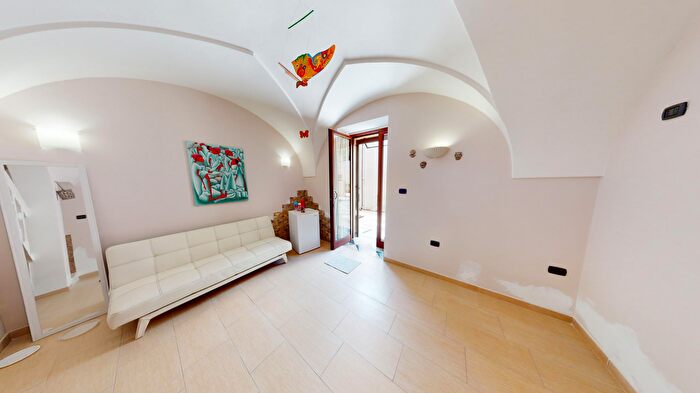 Appartamento quadrilocale in vendita in Piazza Caduti SNC, Giurdignano