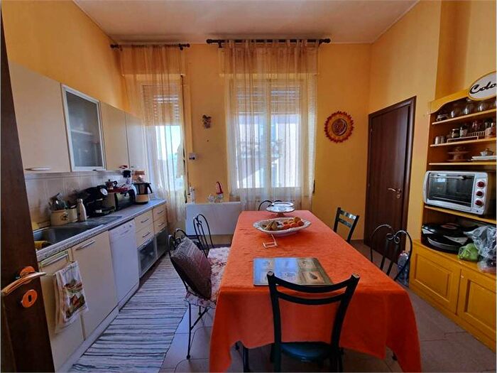 Appartamento trilocale in vendita in Via Eugenio De Riso, San Leonardo, Catanzaro