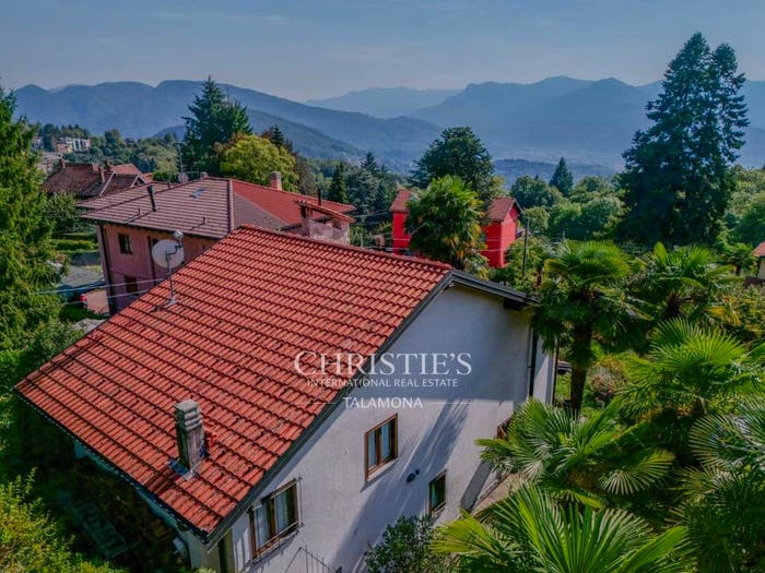 Casa in vendita in Via Guglielmo Marconi, Agra