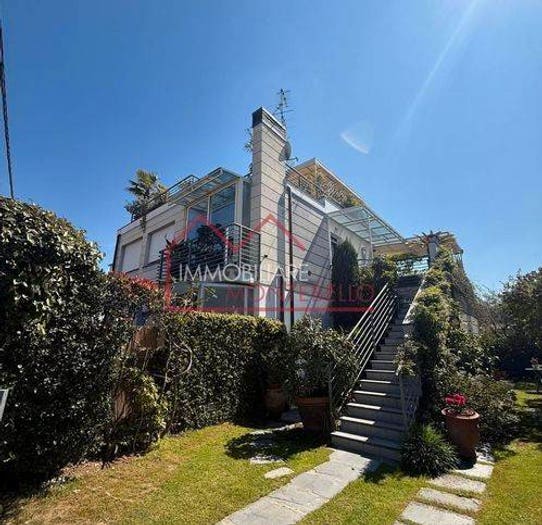 Casa quadrilocale in vendita in Piazza Xxix Maggio, Camaiore Paese, Camaiore