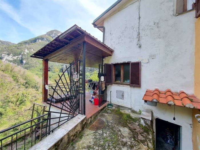 Casa con 6 locali in vendita in Camaiore Paese, Camaiore