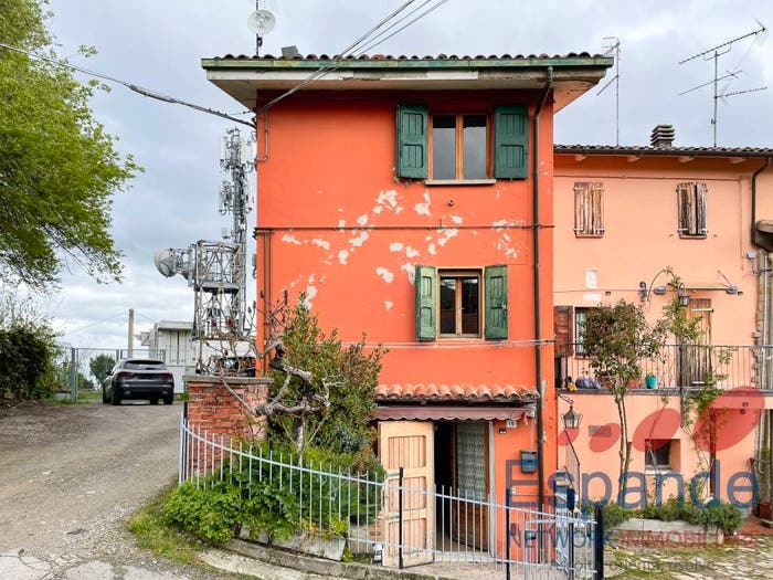 Casa con 6 locali in vendita in Via Poggiolo, Centro, Monzuno