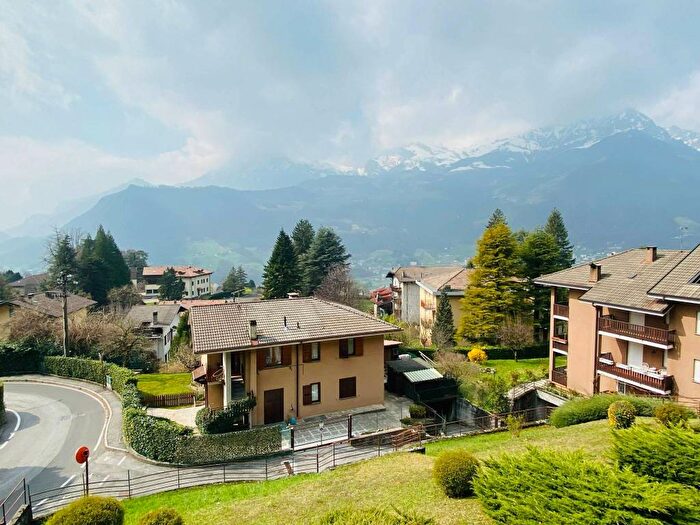 Appartamento trilocale in vendita in Via G Todeschini, Centro, Barzio