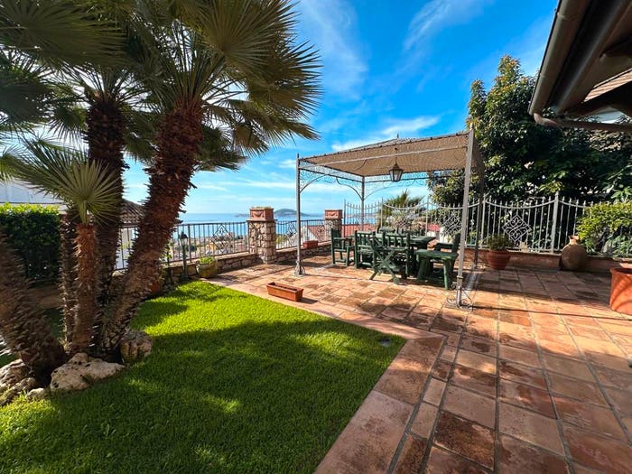 Casa quadrilocale in vendita in Via Balze di Pagnano, Centro, Formia