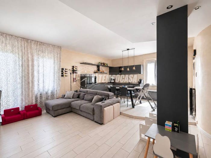 Appartamento trilocale in vendita in Via Angelo Inganni, Inganni, Milano