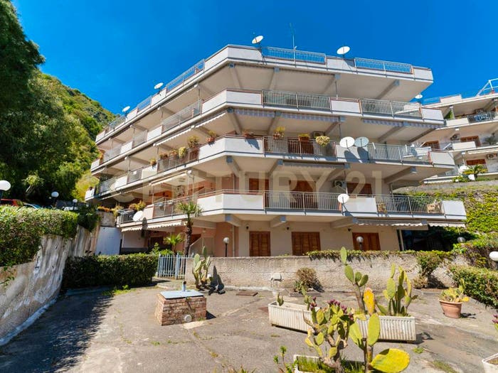 Appartamento bilocale in vendita in Contrada Sillemi, Letojanni