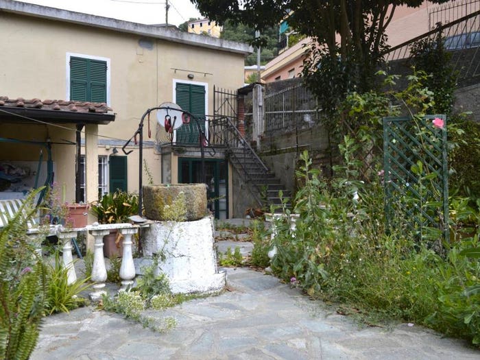 Appartamento trilocale in vendita in Via Casini, Quezzi, Genova