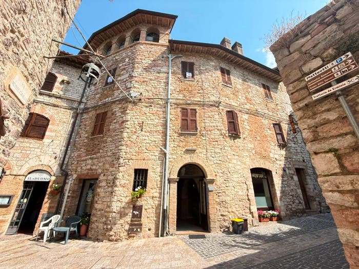 Casa con 6 locali in vendita in Via Porta Perlici, Centro Storico, Assisi