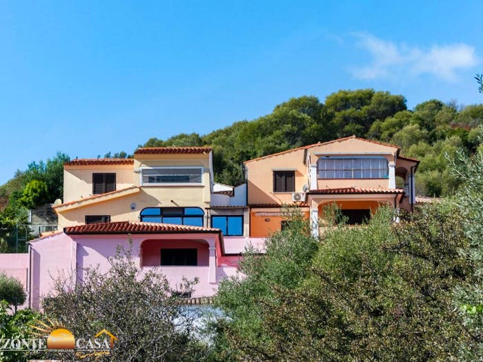 Appartamento trilocale in vendita in Via Majorama, Budoni