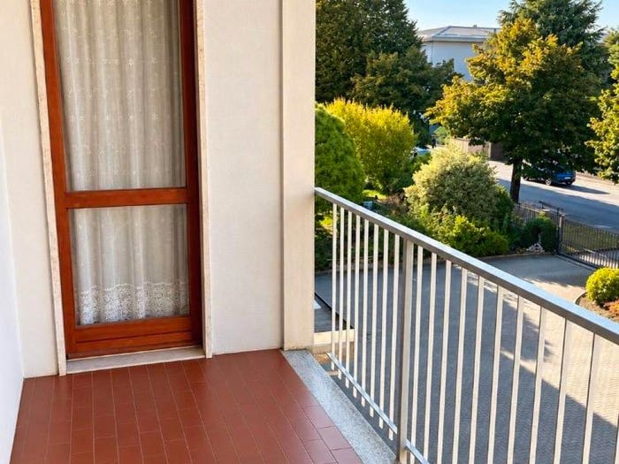 Appartamento trilocale in vendita in Viale dei Tigli, Pernate, Novara