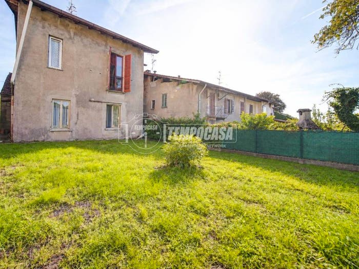 Casa quadrilocale in vendita in Via Baracca, Caronno Varesino