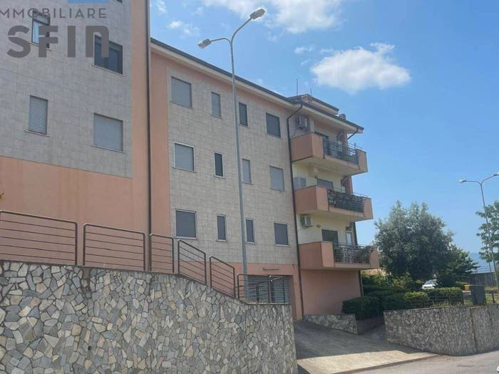 Appartamento con 6 locali in vendita in via della Resistenza, Zumpano