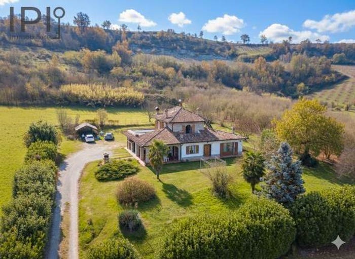 Casa con 6 locali in vendita in regione dotti, Terzo