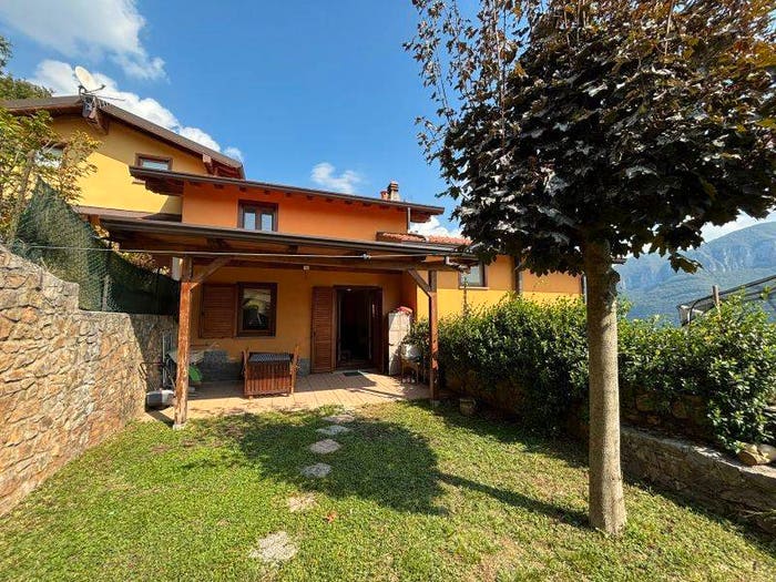Appartamento trilocale in vendita in Bianzano