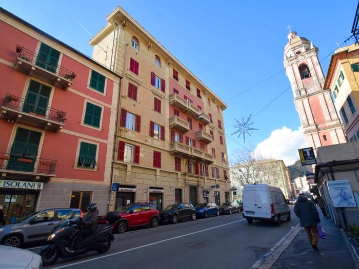 Appartamento con 5 locali in vendita in Via Carlo Camozzini, Voltri, Genova