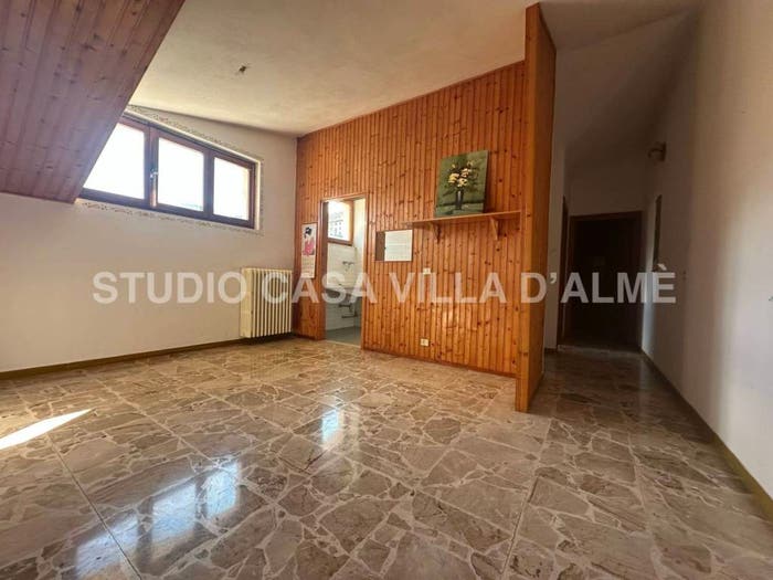 Appartamento bilocale in vendita in via capriana, Centro, Oltre il Colle